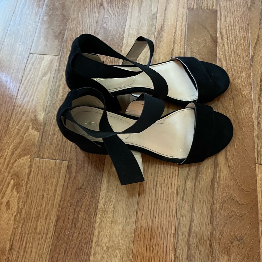 Liz Claiborne heels. These are super cute and comfortable. Only worn once